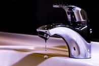 Retrouvez toutes les informations à connaître pour choisir son économiseur d'eau © Unsplash