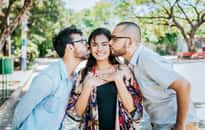 Un rapport récent révèle que, au Canada, un nombre croissant de personnes vivent des relations polyamoureuses. © IHERPHOTO, Adobe Stock