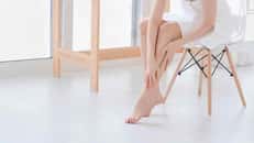 La sensation de jambes lourdes est liée à un mauvais retour veineux. © yavdat, Adobe Stock