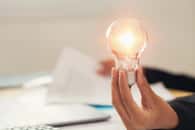 Changer de fournisseur d'électricité pour trouver une meilleure offre est une démarche facile. © lovelyday12, Adobe Stock