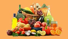 L'organisme ne peut pas synthétiser les vitamines, elles sont obligatoirement apportées par une alimentation saine et variée. Les aliments végétaux en sont riches, mais les produits animaux ne sont pas en reste. Chaque aliment a une composition et une teneur en vitamine différente.© Maja7777, Pixabay, DP