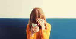 Des acteurs et actrices sont actuellement victimes d’applications de dénudage par intelligence artificielle. S'ils ont les moyens de contre-attaquer, il n’en est pas de même pour le simple particulier. © rohappy, Adobe Stock