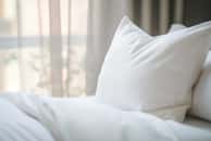 La taie d'oreiller est un élément indispensable pour des nuits de sommeil optimales © Golden House Images, Adobe Stock