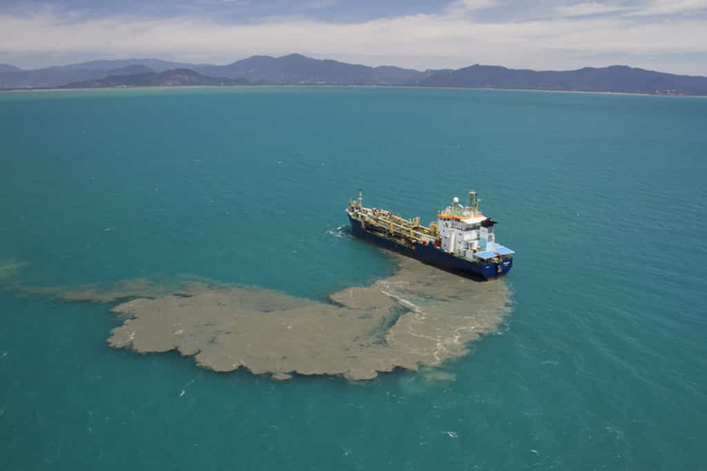Le dégazage est l'une des pratiques contribuant à la détérioration des écosystèmes marins. © Xanthe Rivett, CAFNEC, WWF-Aus