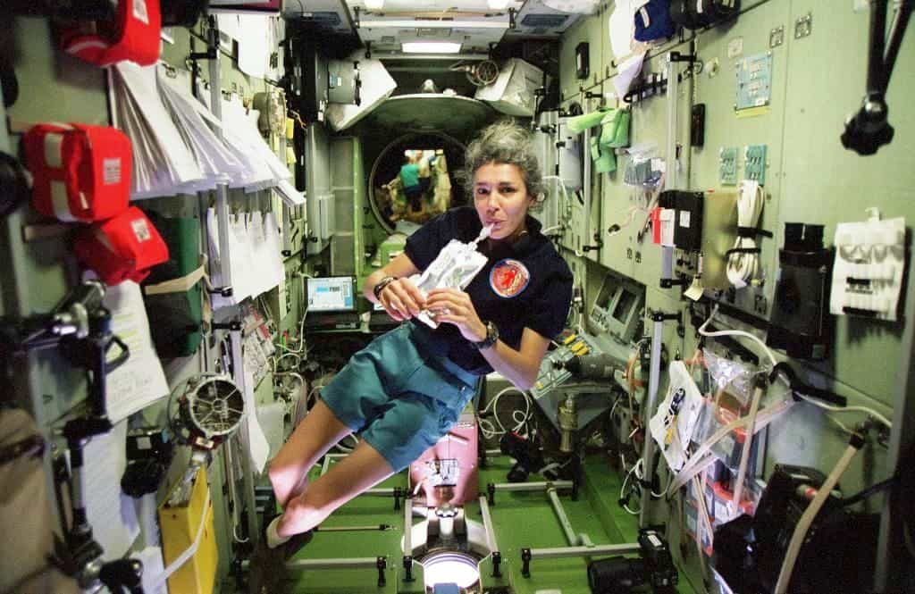 Claudie Haigneré, née en 1957, a séjourné à bord de l'ISS. Elle a été la première femme française dans l'espace. La spationaute est aussi la marraine de Futura-Sciences. © Esa