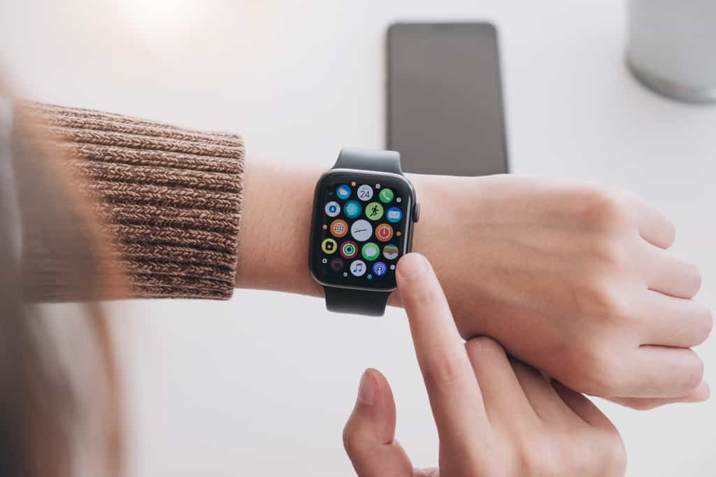 Quoi de mieux qu'une Apple Watch si vous voulez offrir une montre connectée pour Noël © wichayada, Adobe Stock