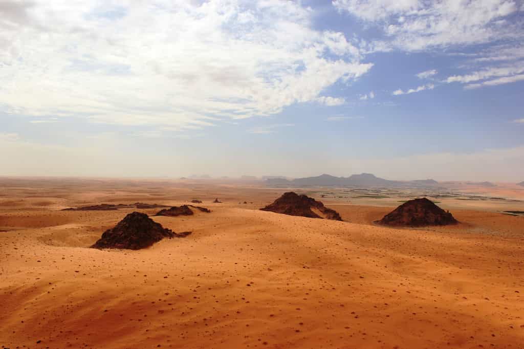 Le désert d'Arabie saoudite est de plus en plus étudié car il se situe au carrefour d'anciennes migrations humaines entre l'Afrique et l'Asie. © Palaeodeserts Project