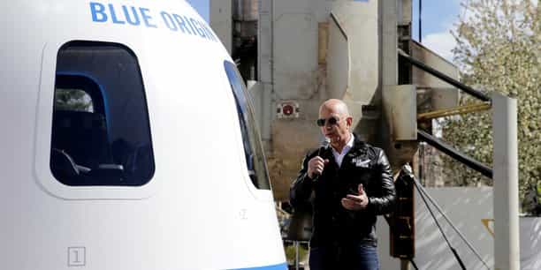 Jeff Bezos présentant la navette New Shepard. © Isaiah Downing