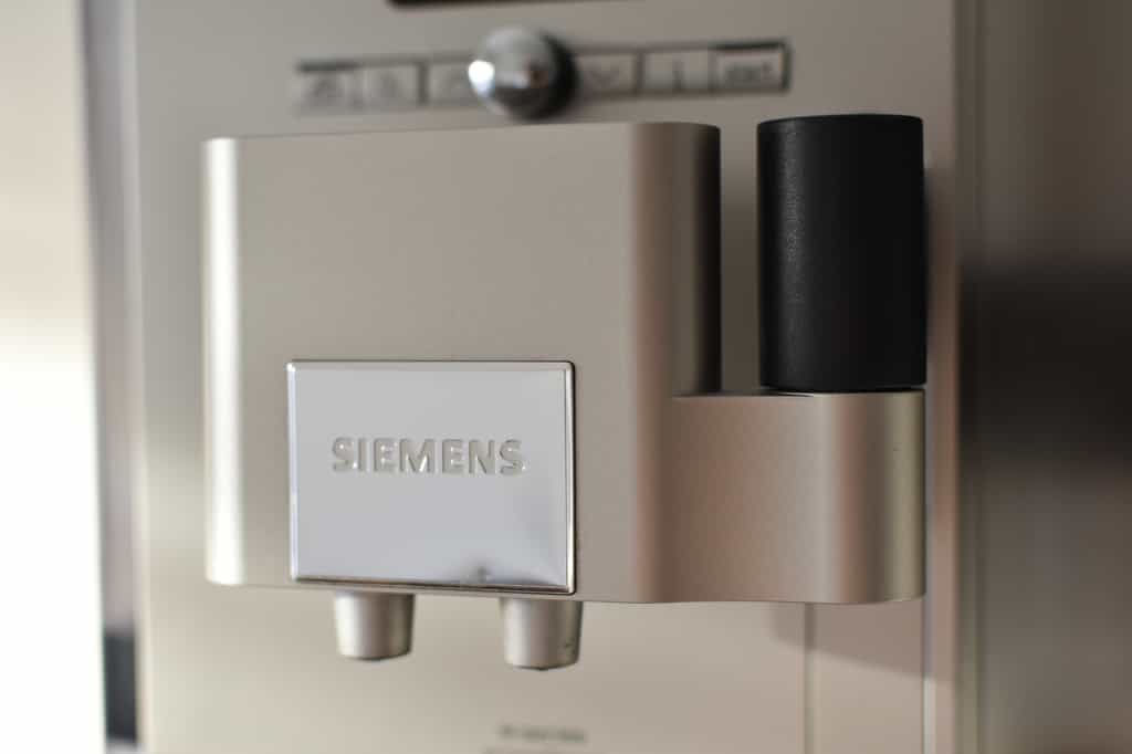 La cafetière Siemens AG TP503R09 est indispensable pour profiter d'un café délicieux  © Chris Peters, Adobe Stock