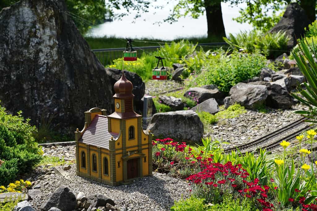 Les fairy garden peuvent même être réalisés en famille, avec les enfants. Chacun apporte sa touche personnelle à la création. © strecosa, Pixabay, CC0 Creative Commons