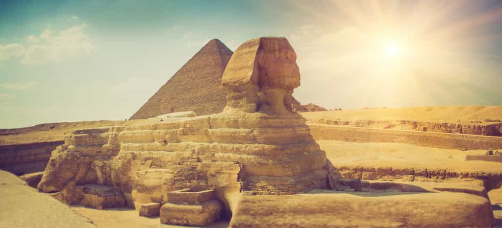 Les sphinx étaient représentés avec un visage humain et un corps de lion en Égypte antique. Le visage pouvait représenter des personnes importantes, telles que des pharaons. © vovik_mar, Adobe Stock