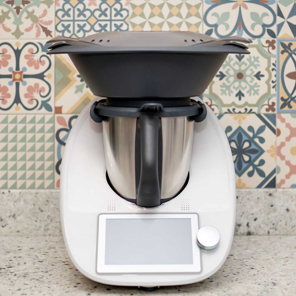 Robot cuiseur dans une cuisine © Shutterstock
