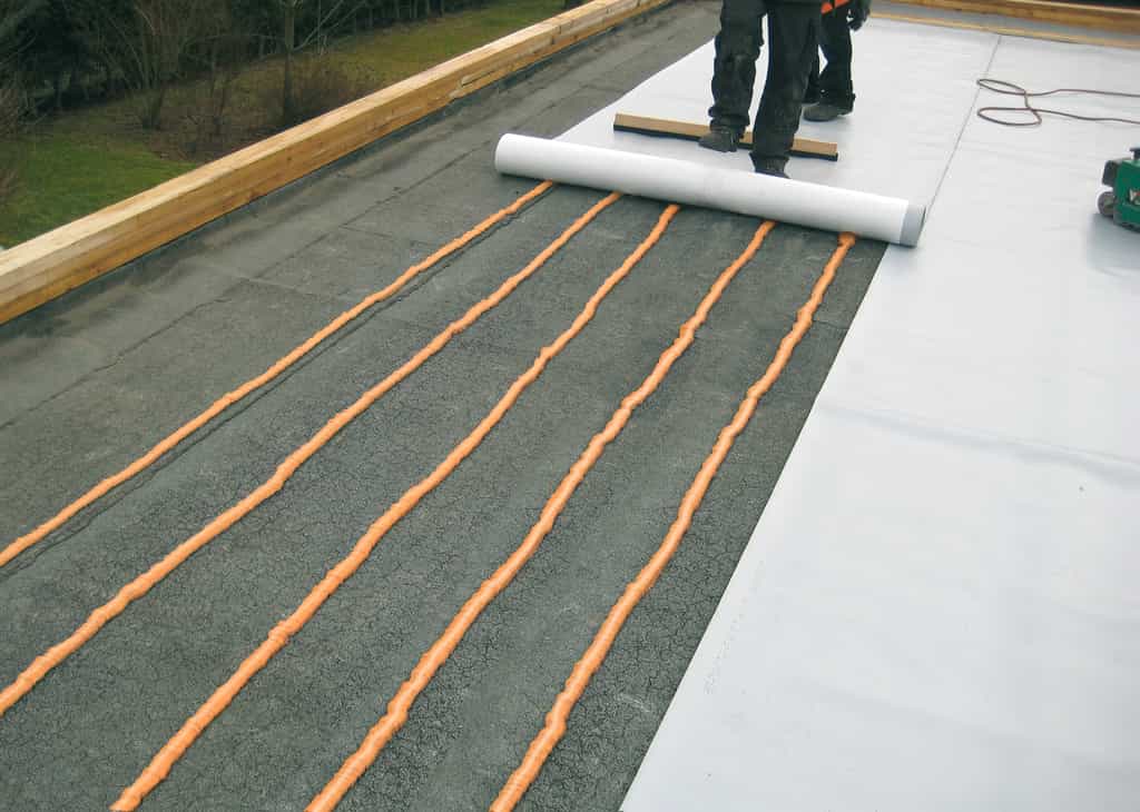 Le cool roof permet de rafraîchir les locaux, lors des fortes chaleurs estivales. © Siplast (Monarplan FM)