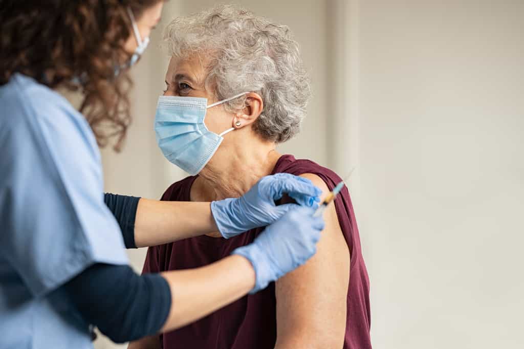 Les personnes âgées sont invitées à se faire vacciner contre la grippe depuis le 18 octobre 2022. ©&nbsp;Rido, Adobe Stock