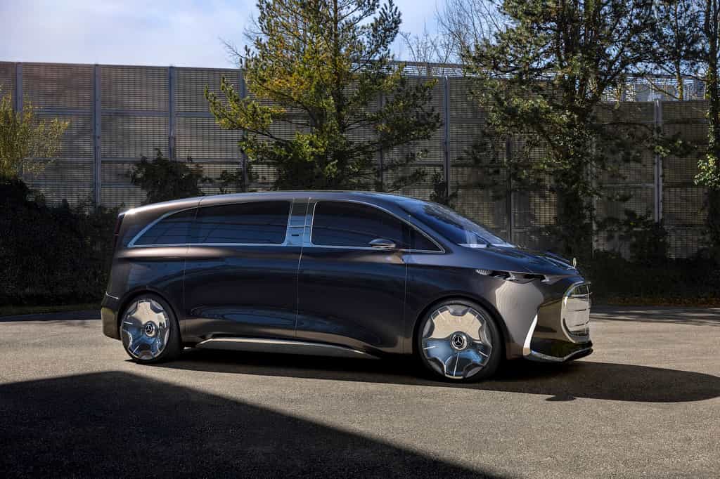 Le design du futur Vision V n'est pas sans rappeler la gamme Maybach avec ses jantes de 24“ chromées. © Mercedes