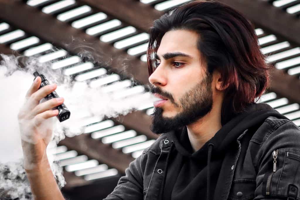 Une e-cigarette doit aussi faire l’objet d’un entretien régulier. © Mr Flame, Adobe Stock