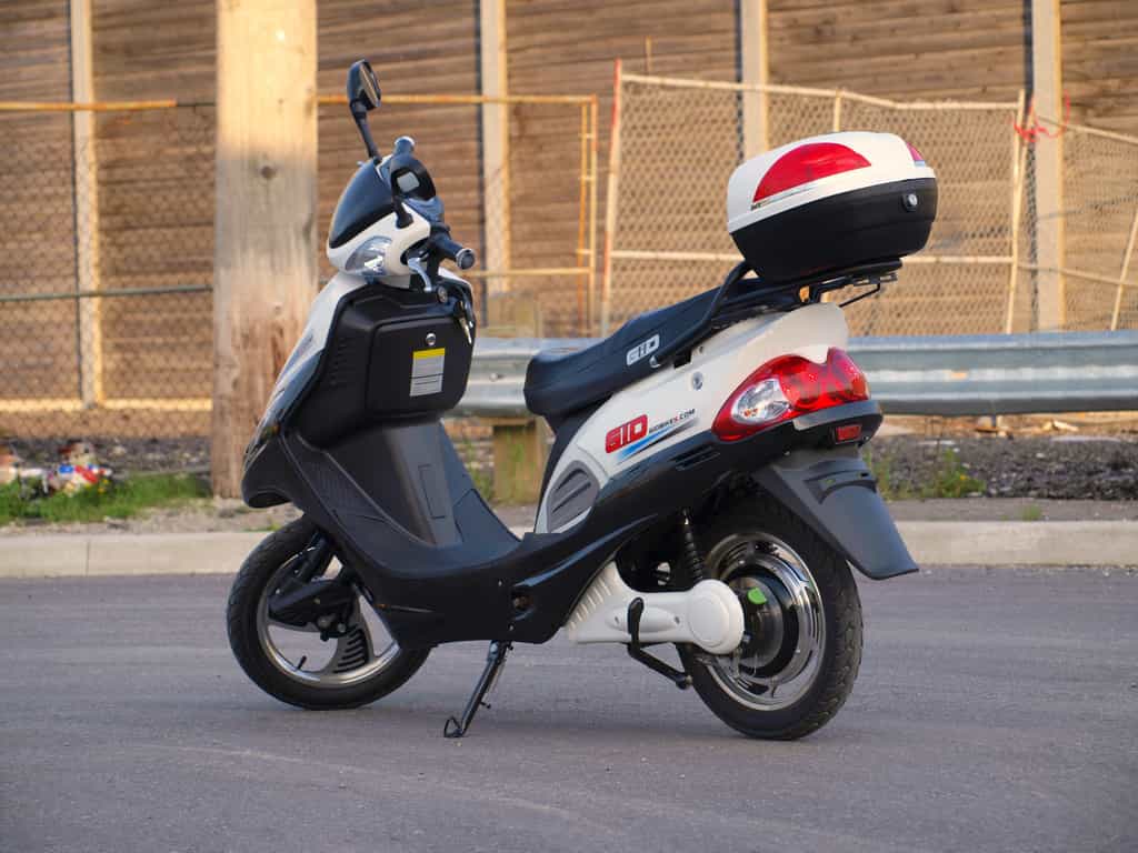 Comment choisir son scooter électrique ? ©Flickr