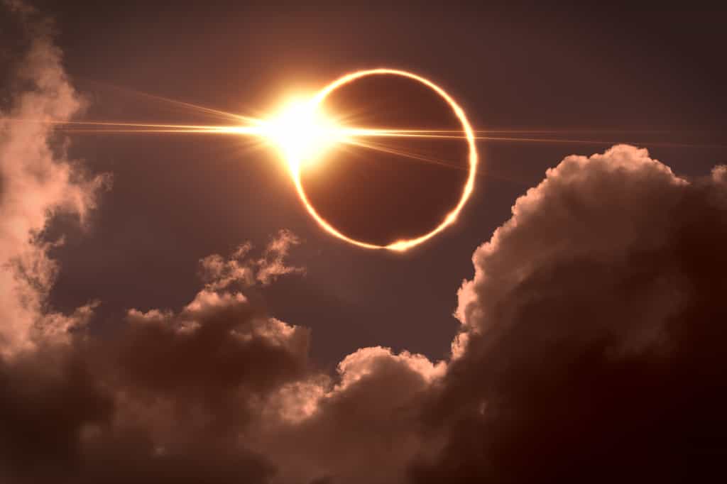 Les éclipses solaires font temporairement disparaître les nuages. © Peter Jurik, Adobe Stock