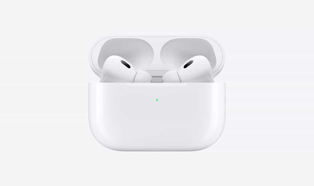 Les AirPods Pro 2 d’Apple recevront une mise à jour pour devenir des appareils auditifs. © Apple