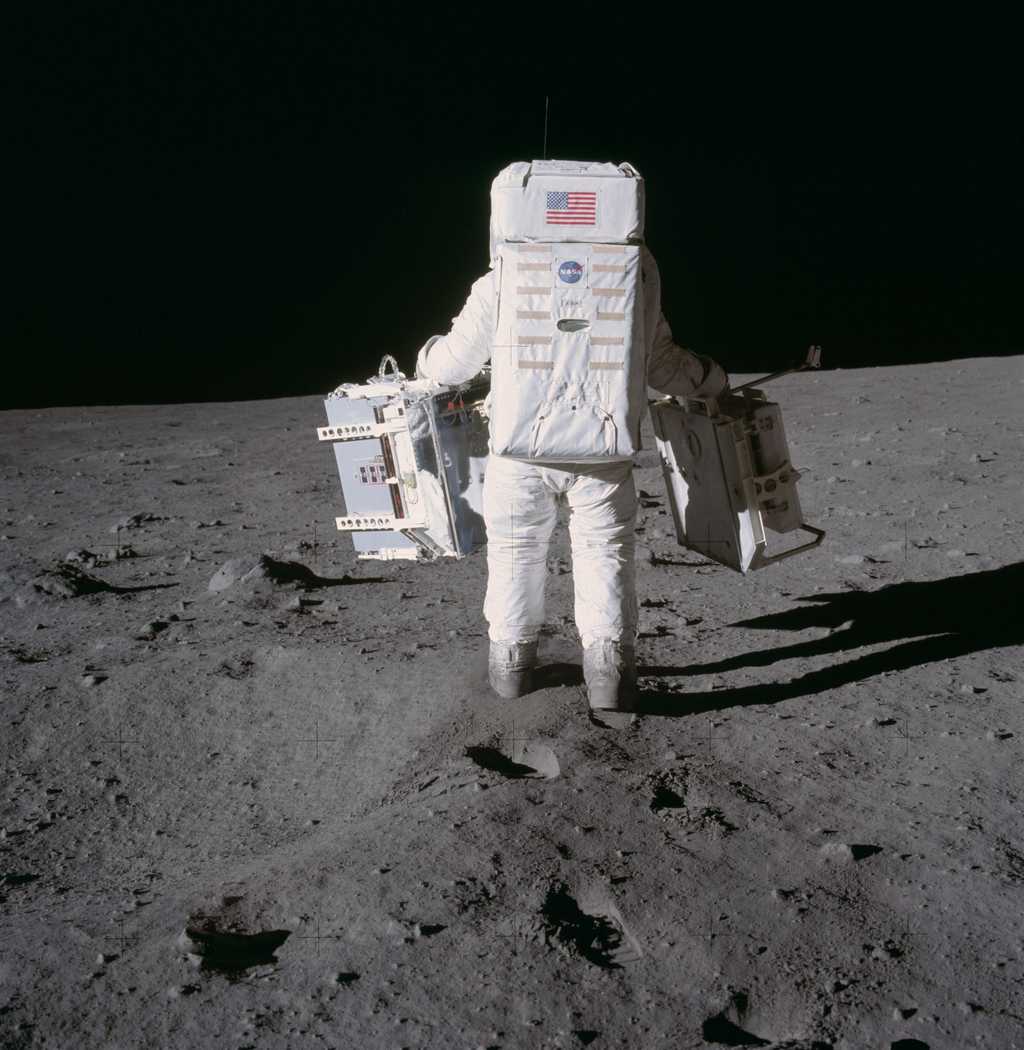 Apollo 11 : Armstrong et Aldrin ne chôment pas