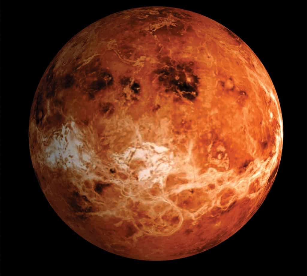 Vue d'artiste de la surface de Vénus. Son observation est compliquée par la présence d'une épaisse couche nuageuse autour de la planète. © ESA, Venus Express