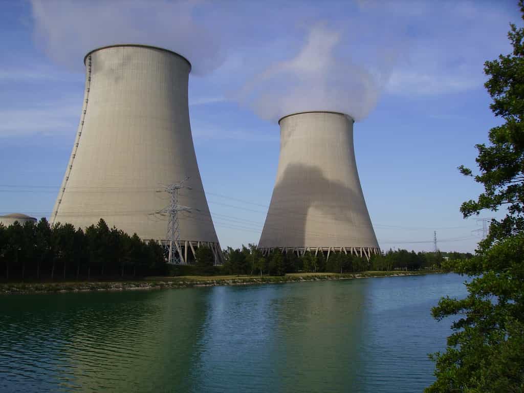 D'ordinaire, les centrales nucléaires se regardent de loin. Voilà une occasion de rentrer à l'intérieur... © Licence Creative Commons (by-nc-sa 2.0)