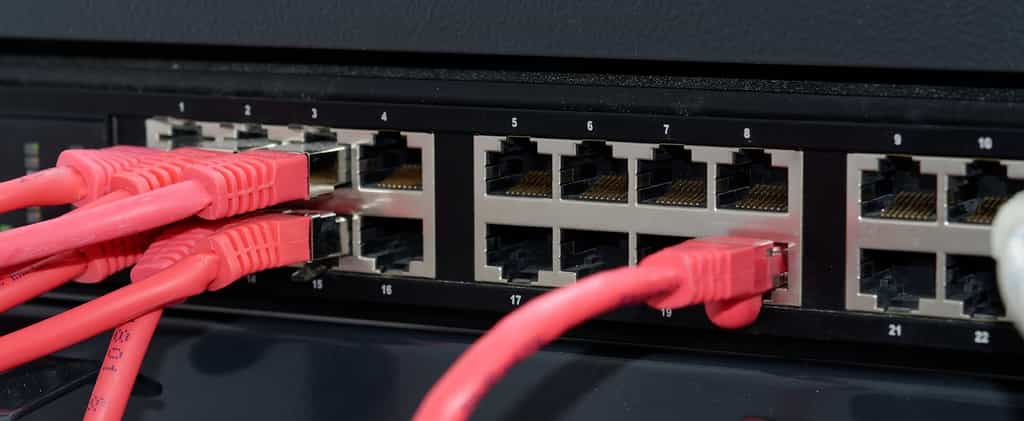 Un switch réseau dispose de nombreux ports RJ45. © Pixabay.com