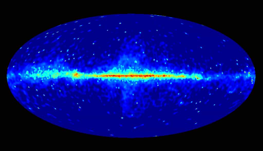 Une carte du rayonnement gamma obtenue par le Fermi Gaama-ray Space Telescope. On y distingue la structure des bulles de Fermi. © Nasa/DOE/Fermi LAT Collaboration