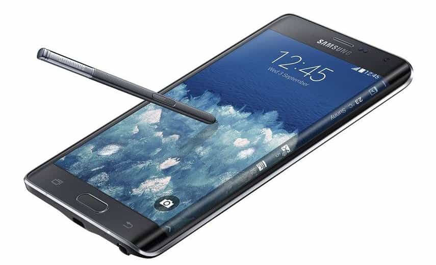 Le curieux écran du Samsung Galaxy Edge déborde sur le bord droit, où il devient courbé. Cette colonne verticale permet l’affichage de notifications et d’icônes de raccourcis vers des applications. Cette partie de l’écran peut fonctionner indépendamment de la partie principale. © Samsung