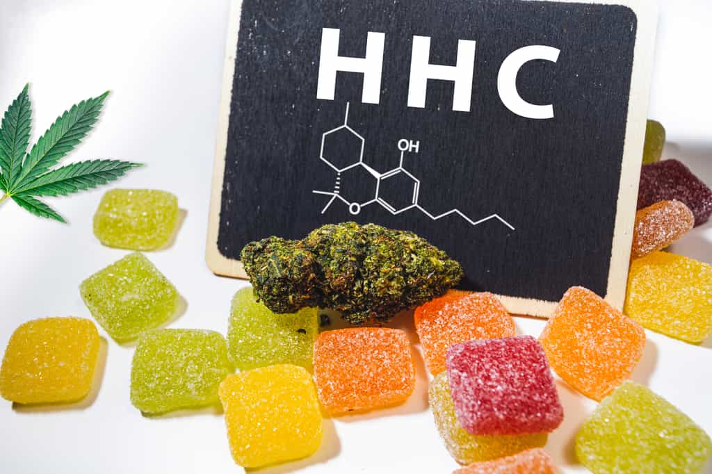 Vendu sous forme de bonbons, de fleurs, d'huile..., le HHC est une substance de synthèse fabriquée à partir du THC. © MysteryShot, Adobe Stock