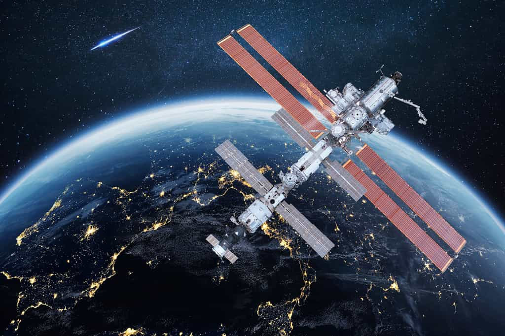 La Station spatiale internationale en orbite autour de la Terre. Les astronautes y travaillent toute l'année et s'y relèvent en continu depuis plus de vingt ans. © alones, AdobeStock