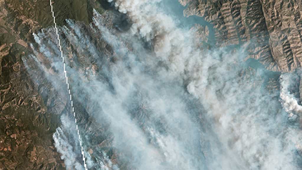 LNU Lightning Complex Fire désigne une série d’incendies touchant le nord de San Francisco dans la région de Sonoma-Lake-Napa. © 2020 Planet Labs, Inc. 