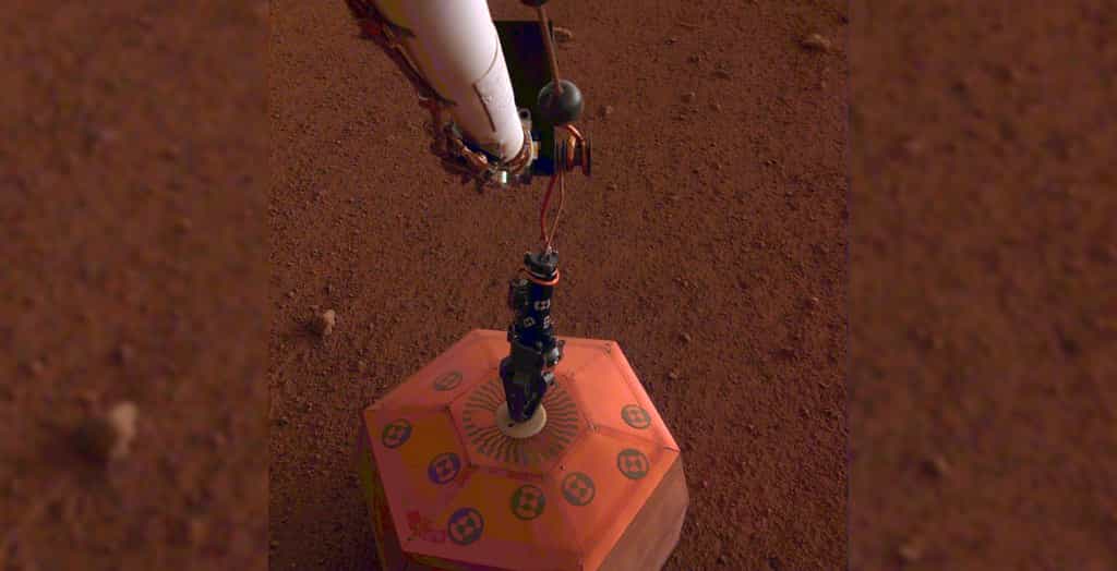 Le sismomètre Seis a été posé avec succès sur le sol de Mars le 19 décembre, lors du 22e jour d'InSight. © Nasa, JPL-Caltech