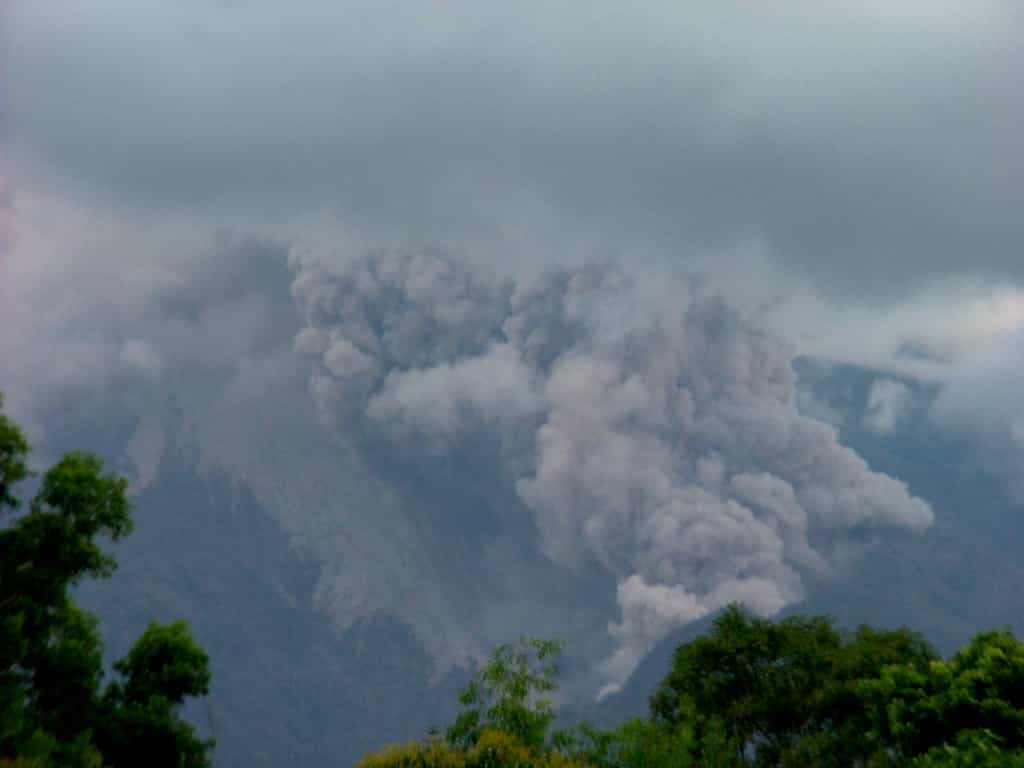 2ruption de 2006 du volcan Merapi en Indonésie. © Domaine public