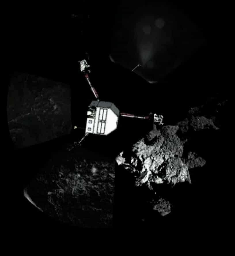 Le buzz du mois : rosetta : les premières images de Philae, l’atterrisseur-baladeur. Un montage réalisé pour montrer la position, plutôt inconfortable, de Philae, posé sur la comète. Une des trois jambes ne touche pas le sol. © Esa/DLR