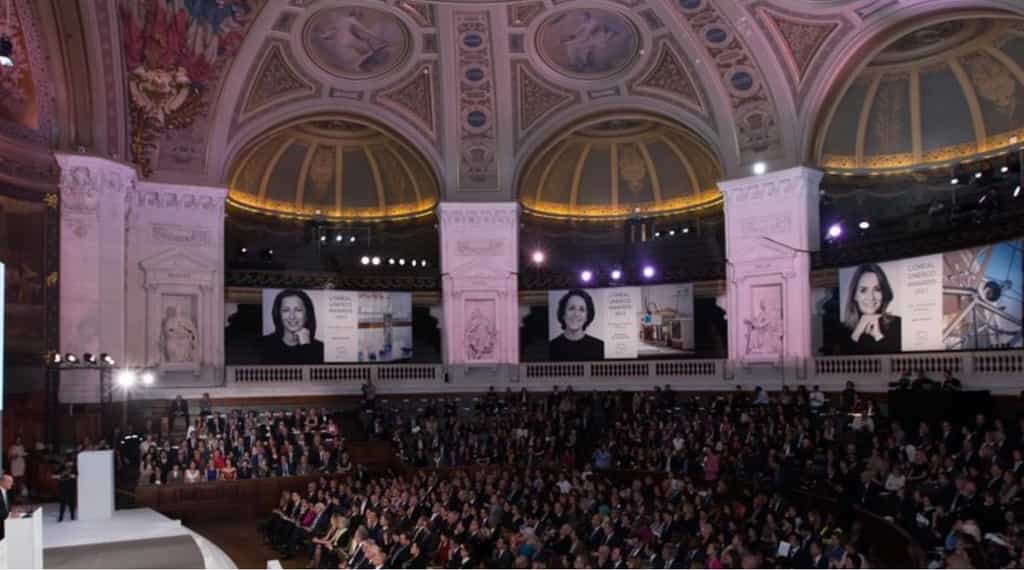 La cérémonie 2015 de la remise des prix L'Oréal-Unesco a eu lieu dans le grand amphithéâtre de la Sorbonne, le mercredi 18 mars. © Fondation L'Oréal