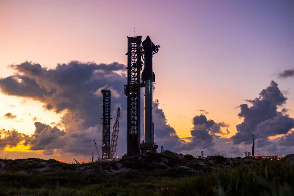 Starship 7 sur son pas de tir de la Starbase à Boca Chica, au Texas. © SpaceX