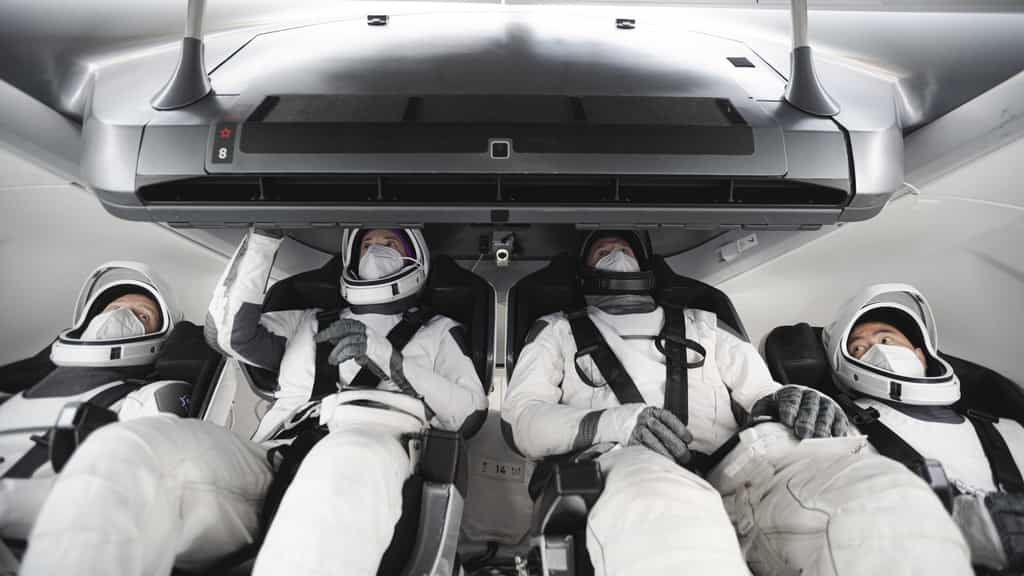 Les membres de la mission Alpha ont participé à un entraînement en Californie, le 11 janvier 2021. De gauche à droite, Thomas Pesquet, l’astronaute de l’Agence spatiale européenne (ESA), les astronautes de la Nasa Megan McArthur et Shane Kimbrough et l’astronaute de l’Agence japonaise d’exploration aérospatiale (Jaxa) Akihiko Hoshide. © SpaceX 