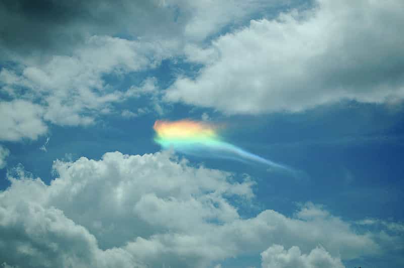 Cet arc circumhorizontal s'est produit à Alentejo au Portugal. Comme l’arc-en-ciel, ce phénomène repose sur la diffraction de la lumière. © Nbarr, Wikipédia, GNU