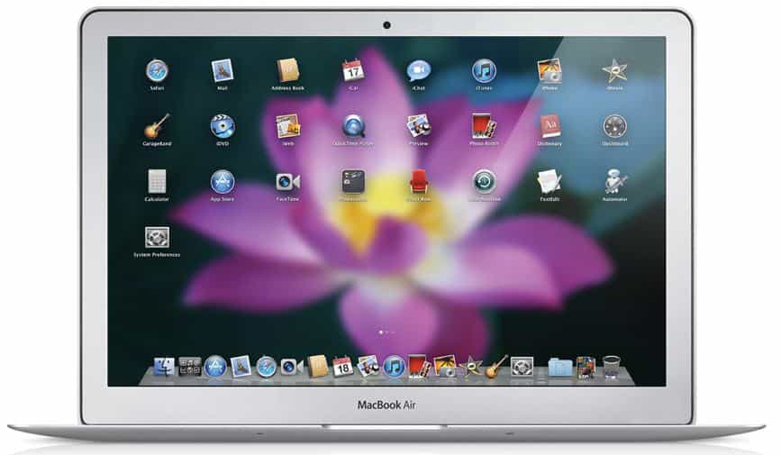 Un iPad ? Non, un MacBook Air vu de face et tournant sous MacOS X Lion. © Apple