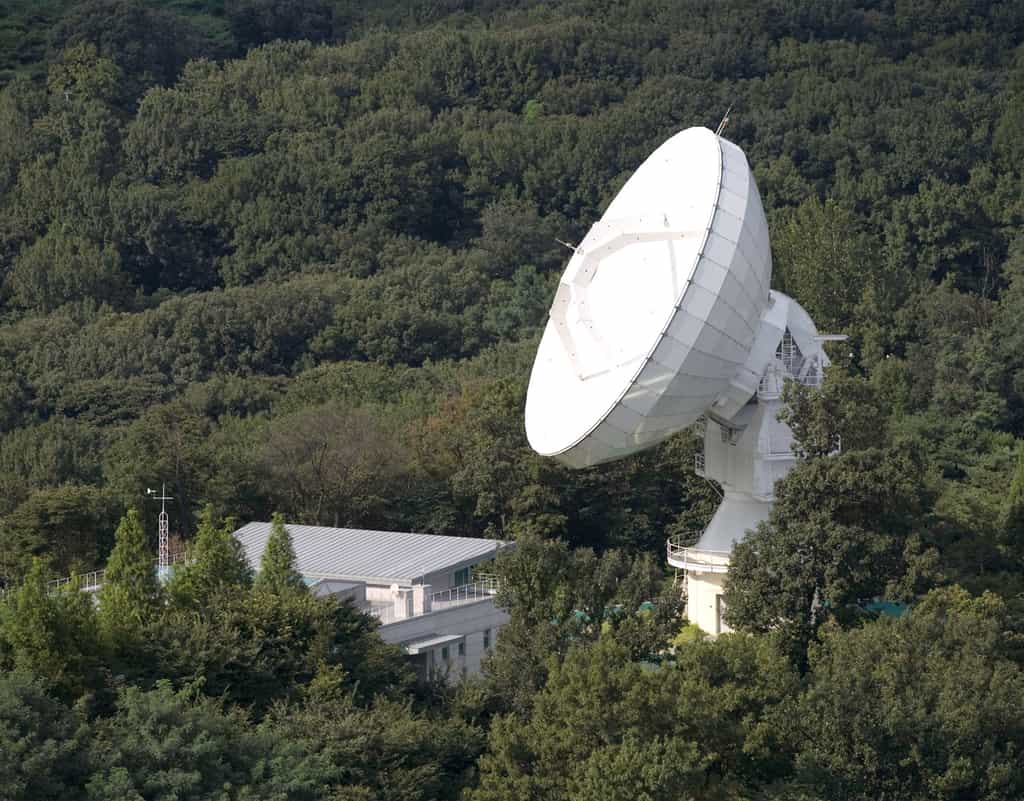 Le radiotélescope coréen de Séoul, à l'université de Yonsei, est l'un des quatre instruments utilisés pour former le radiotelescope virtuel de 8.000 kilomètres du projet Australia-Korea linkup. © Korean Astronomy and Space Science Institute
