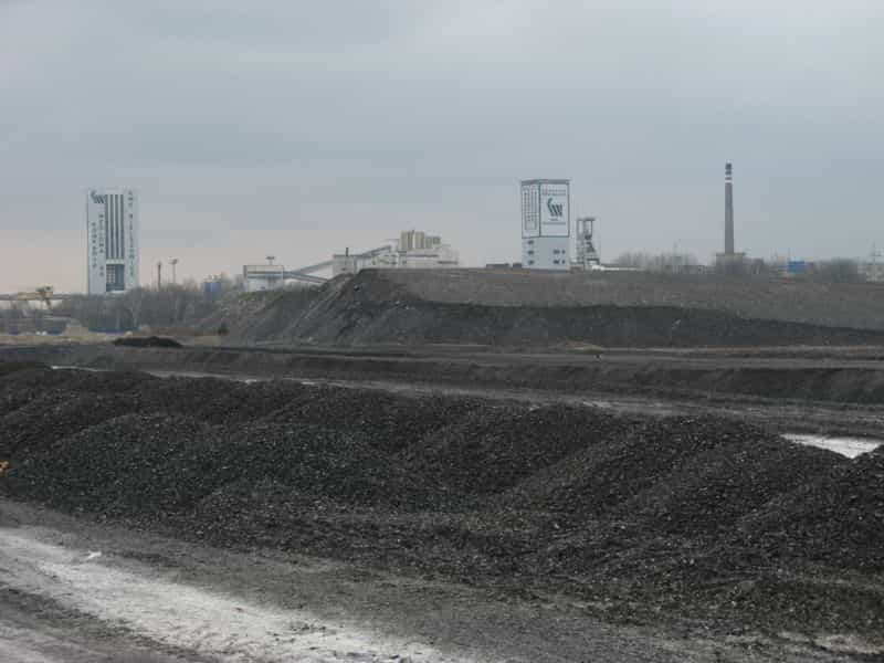 La mine de charbon à ciel ouvert de Bielszowice, en Haute-Silésie (Pologne). Le pays demande du temps pour moderniser son industrie de production électrique. © GNU Free Documentation License