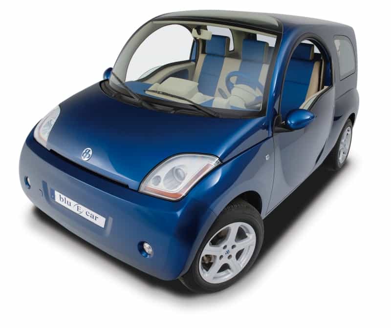 Compacte, modulaire, non polluante, la Blue Car a des atouts pour séduire. Crédit : Batscap/Bolloré