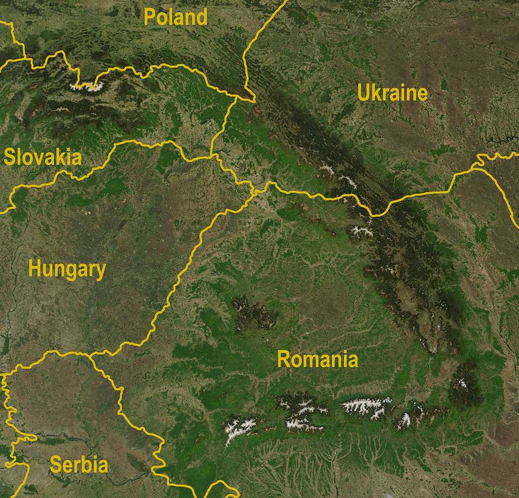La chaîne montagneuse des Carpates s'étend de l'Autriche à la Roumanie. © Nasa