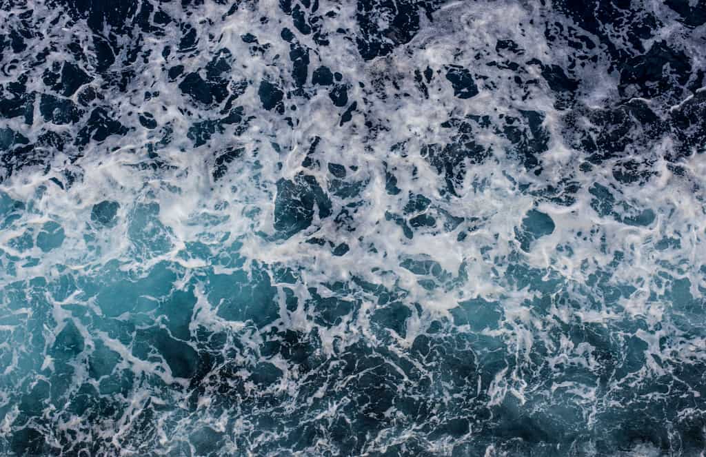 L’eau de mer contient d’énormes quantités de lithium, mais en faible concentration. © Dvorakova Veronika, Adobe Stock