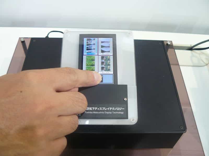Un prototype d'écran tactile à détection lumineuse présenté en juillet par Toshiba-Matsushita © Toshiba-Matsushita