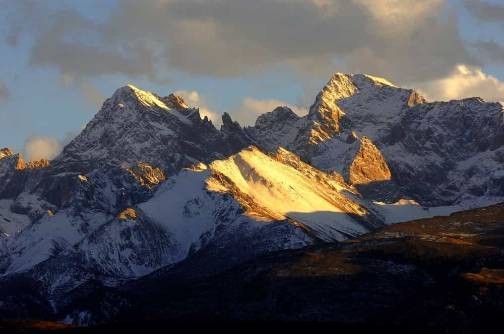 Dans la chaîne de l'Himalaya, les glaciers régressent assez fortement. Ici, les monts Hengduan, dans la préfecture autonome tibétaine de Garzê, dans la province du Sichuan en Chine. ©AFP Photo