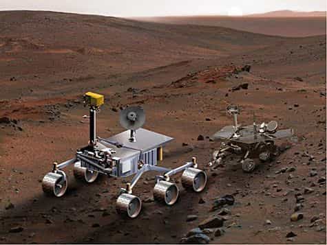 Représentation comparée de Mars Science Laboratory et d'un des robots jumeaux Spirit ou Opportunity. Crédit Nasa