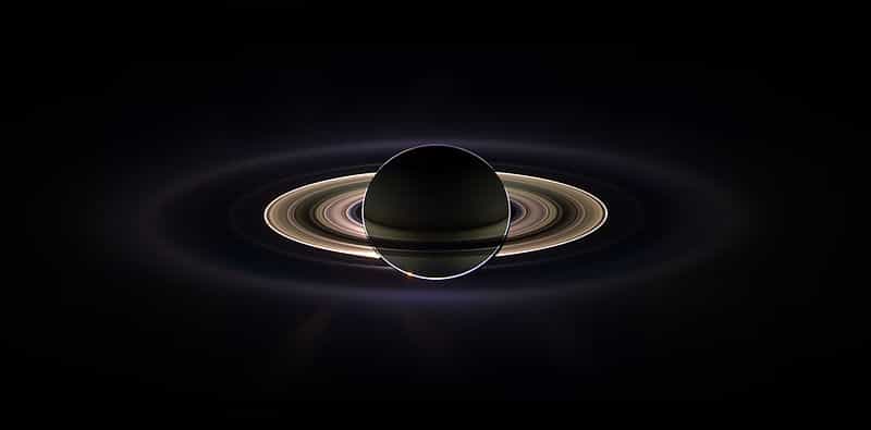 La mission Cassini-Huygens nous envoie des clichés exceptionnels, comme cette éclipse de Soleil par Saturne. © Nasa, JPL, Space Science Institute