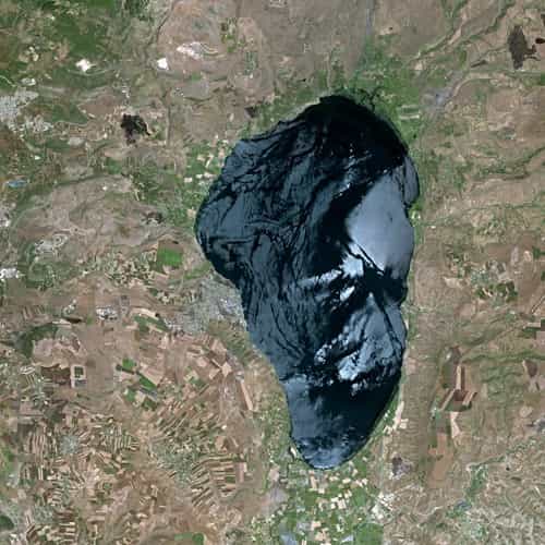 La mer de Galilée, ou lac de Tibériade, vue par le satellite Spot. Ce lac d'eau douce naturel est alimenté par le Jourdain. Il a une superficie de 166 km2 et atteint une profondeur maximale de 49 m. © Cnes, cc by sa 3.0